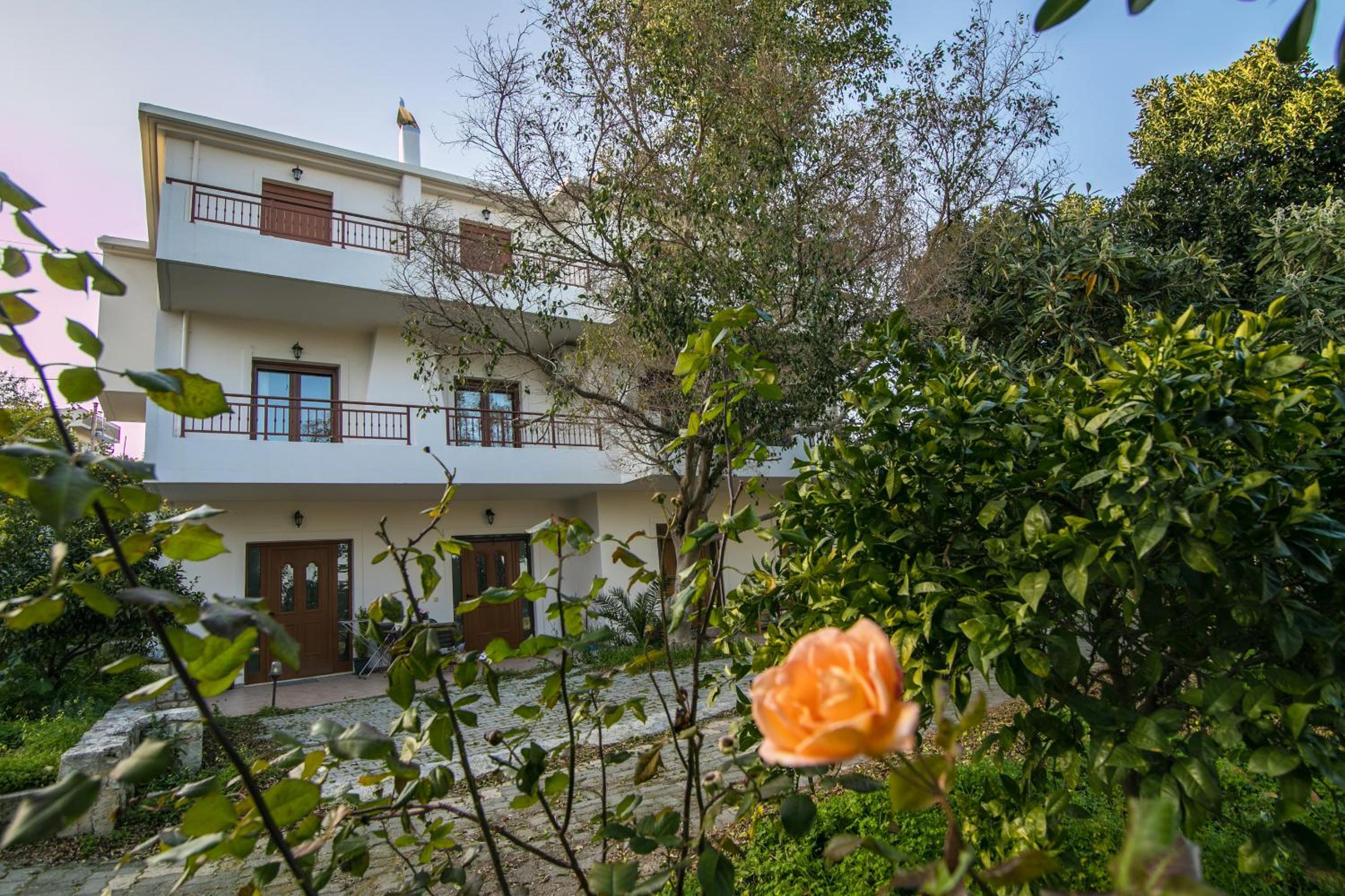 Ariadni's Maisonette