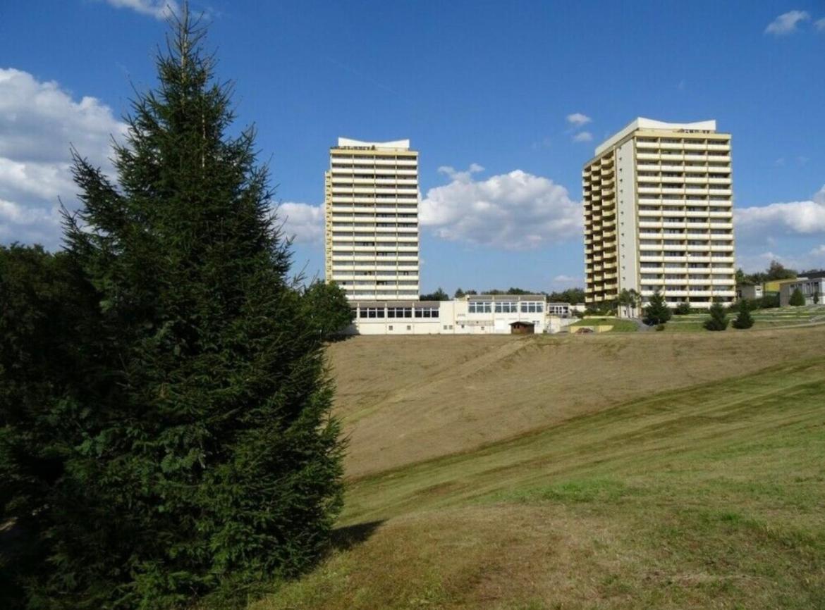 Schöne Ferienwohnung mit Schwimmbad, Sauna und Balkon