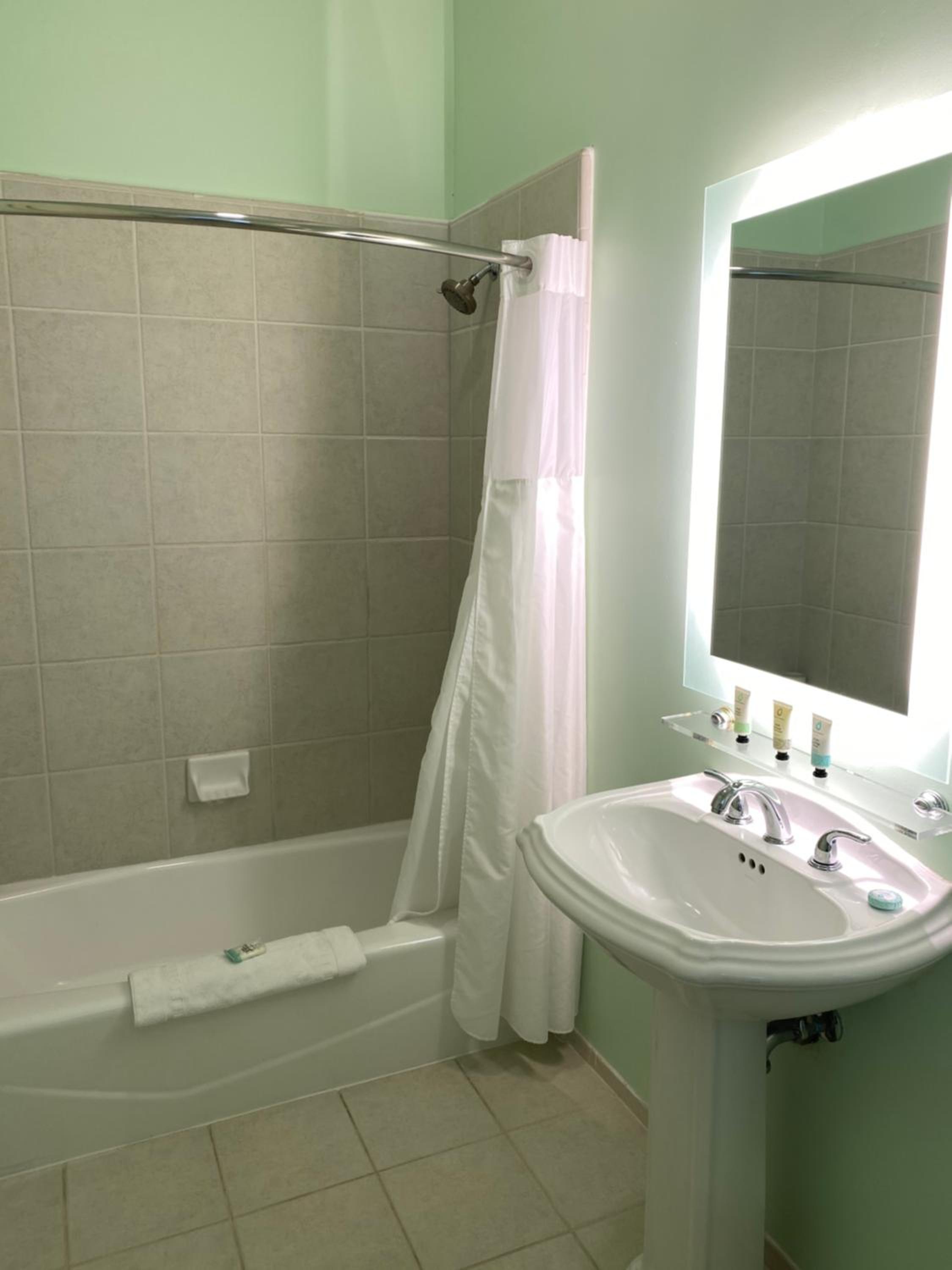 Maui Vacations - Elm House Inn - Property Image 42