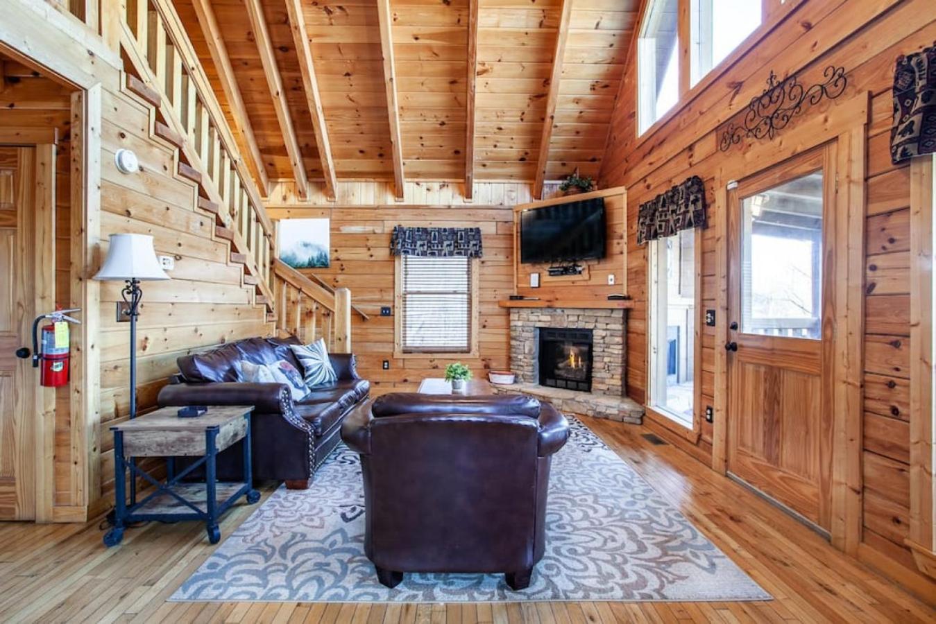Whisk A Way with Hot Tub, Pool Table and Jacuzzi