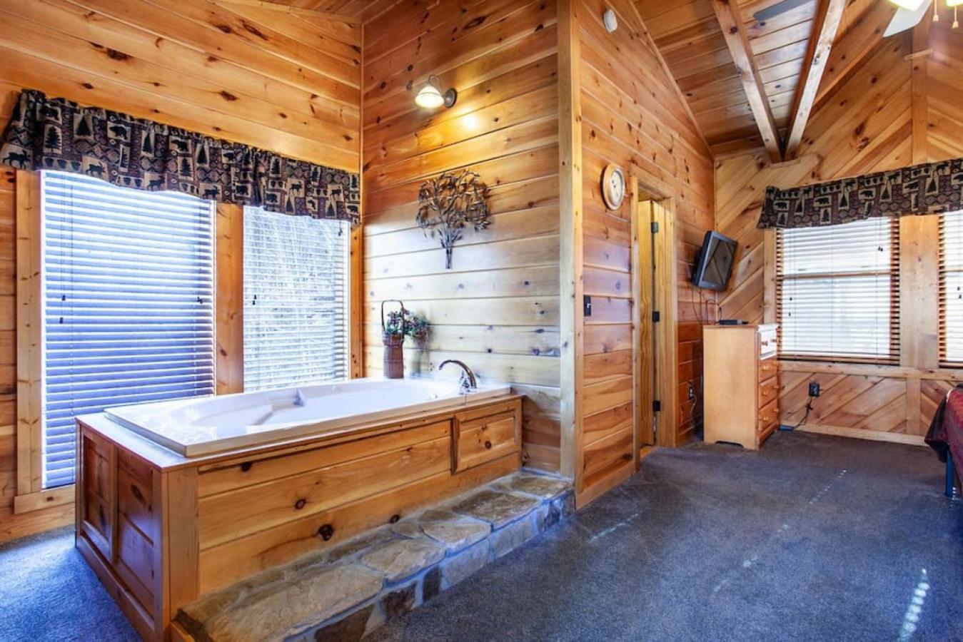 Whisk A Way with Hot Tub, Pool Table and Jacuzzi