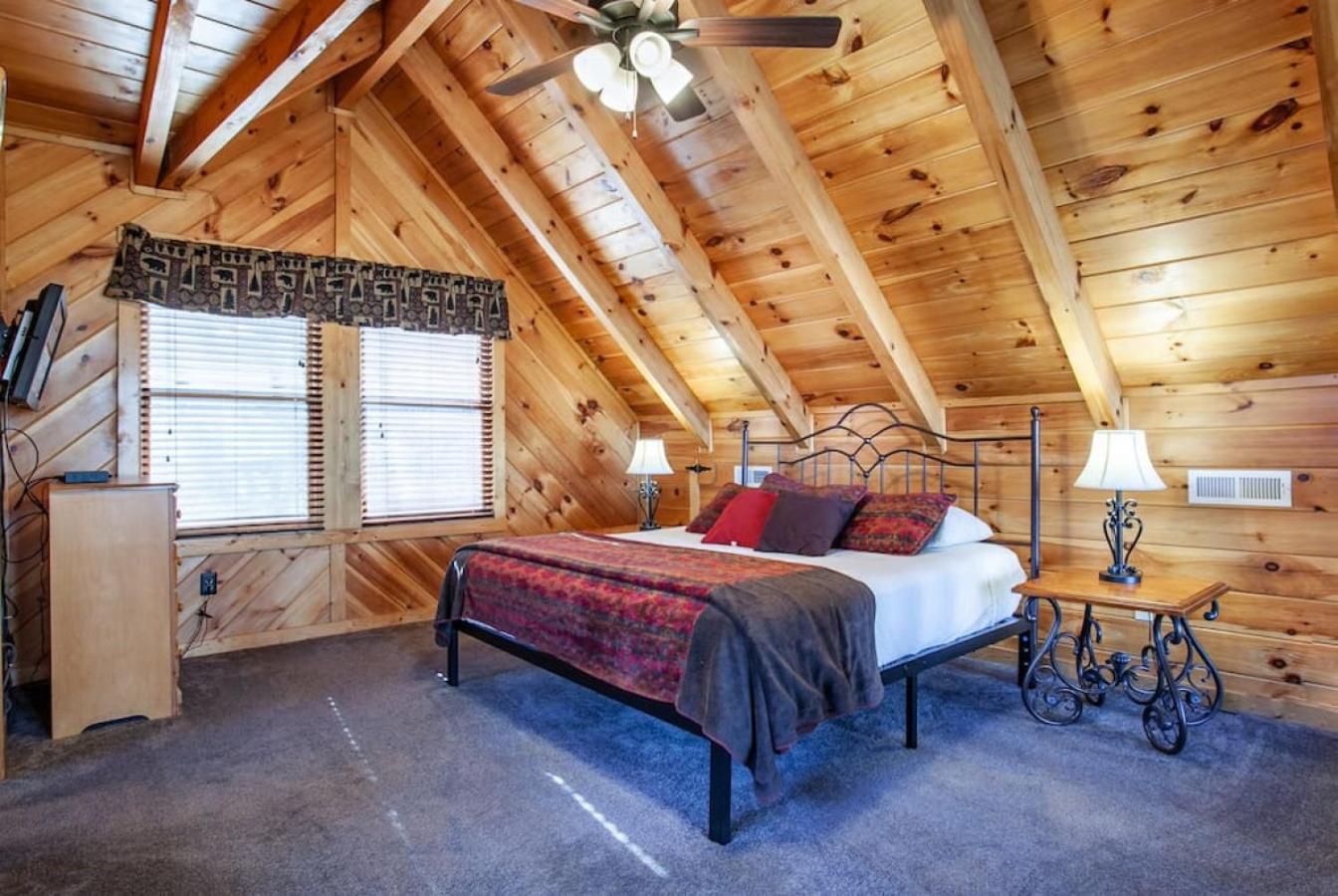 Whisk A Way with Hot Tub, Pool Table and Jacuzzi