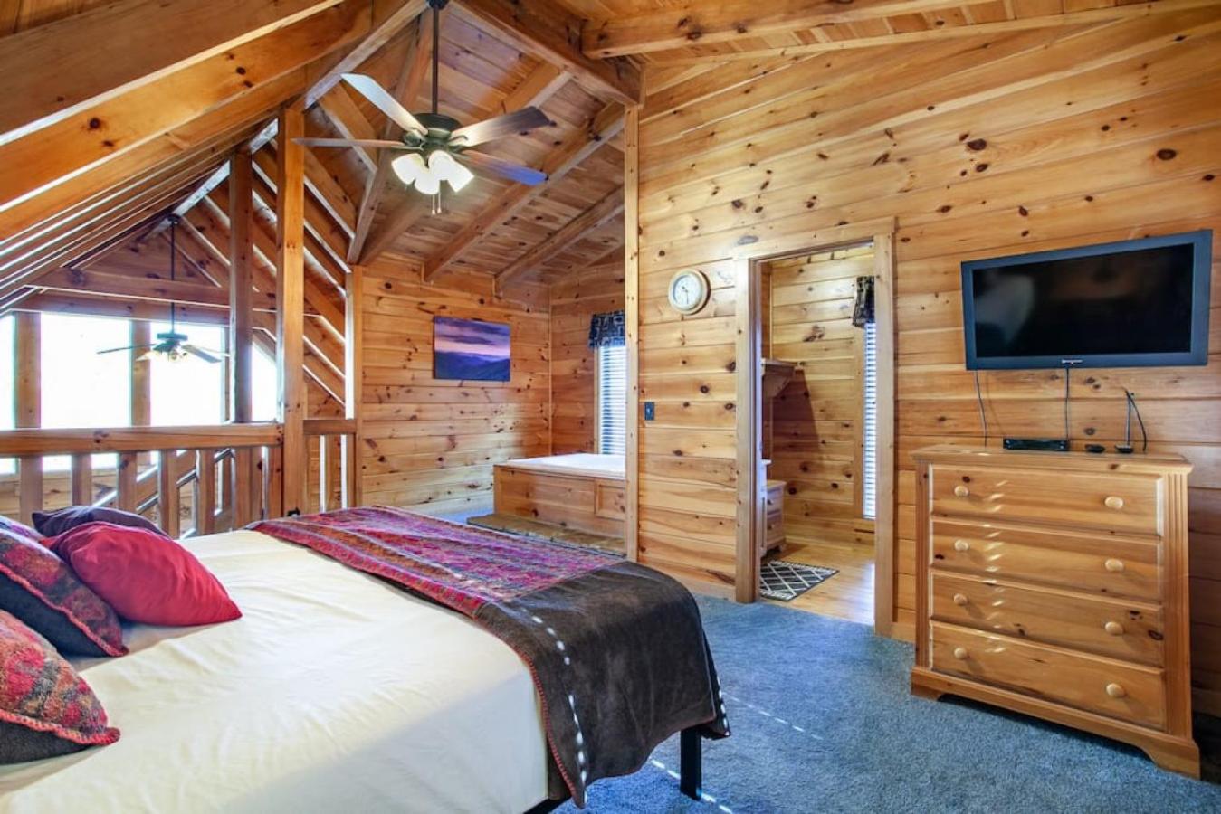 Whisk A Way with Hot Tub, Pool Table and Jacuzzi
