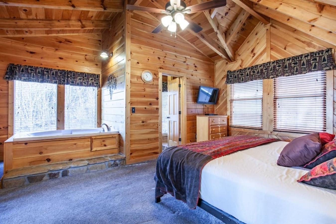 Whisk A Way with Hot Tub, Pool Table and Jacuzzi