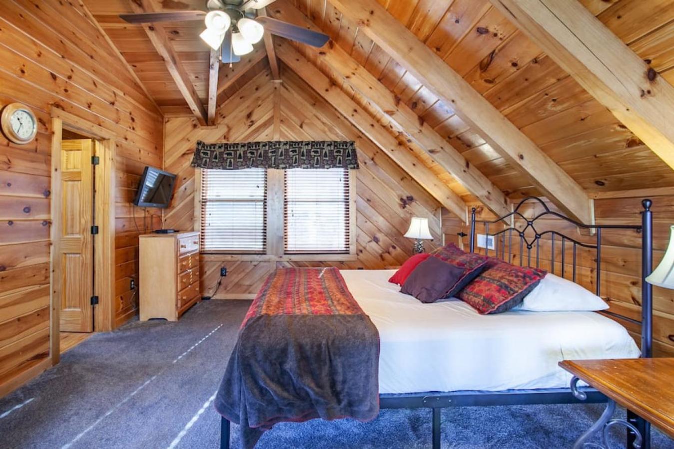 Whisk A Way with Hot Tub, Pool Table and Jacuzzi