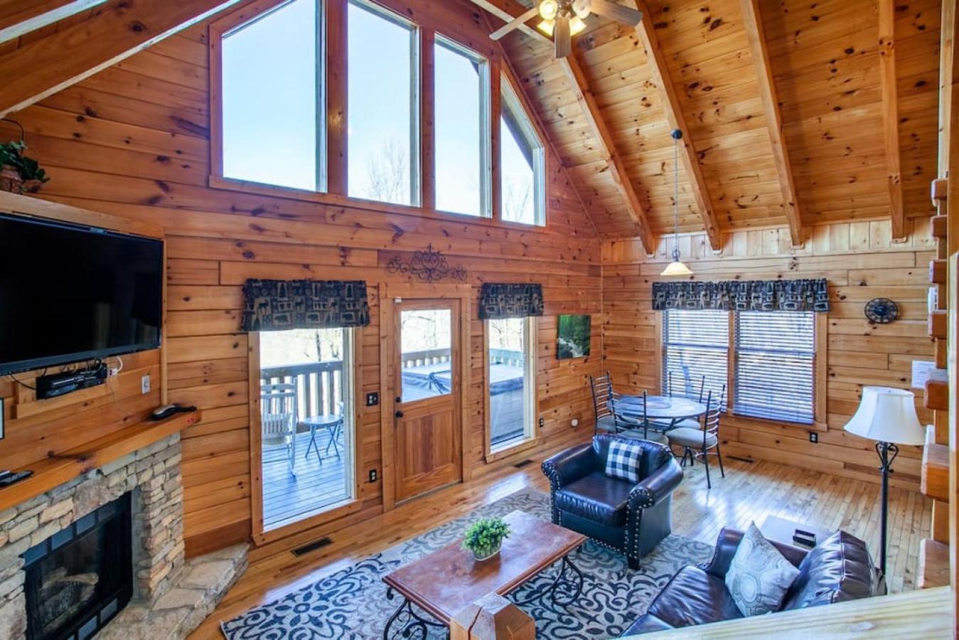 Whisk A Way with Hot Tub, Pool Table and Jacuzzi