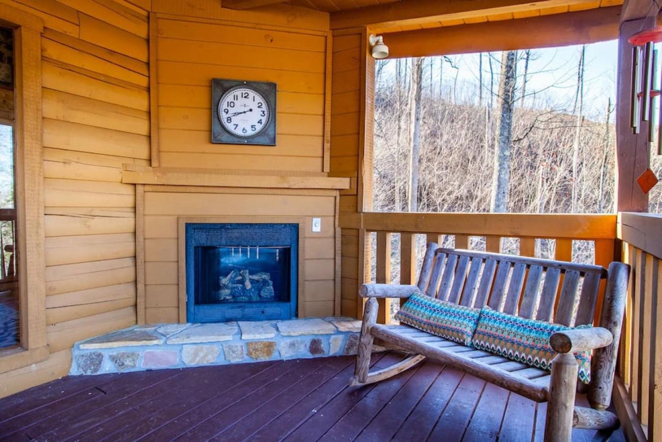 Whisk A Way with Hot Tub, Pool Table and Jacuzzi