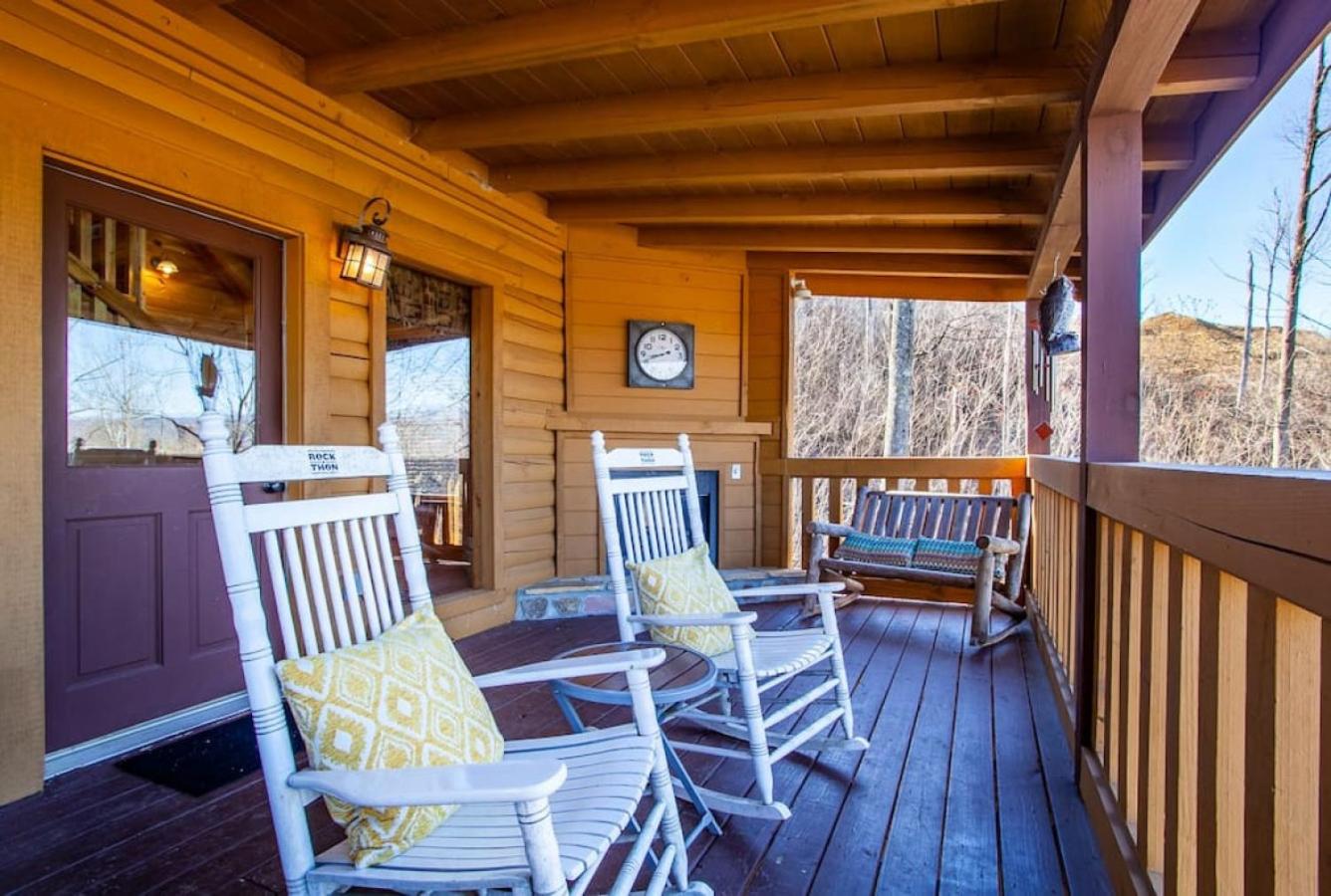Whisk A Way with Hot Tub, Pool Table and Jacuzzi
