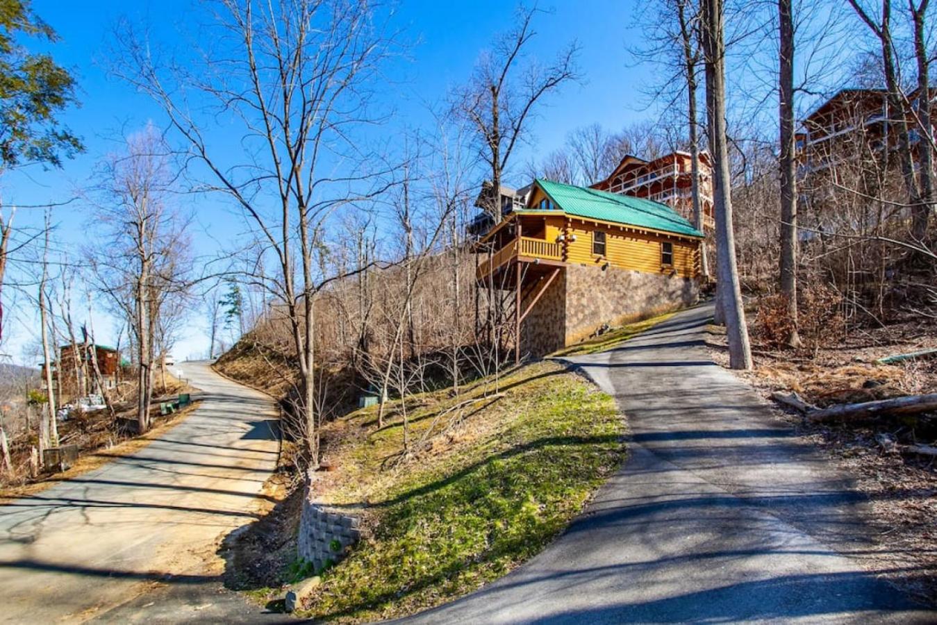 Whisk A Way with Hot Tub, Pool Table and Jacuzzi