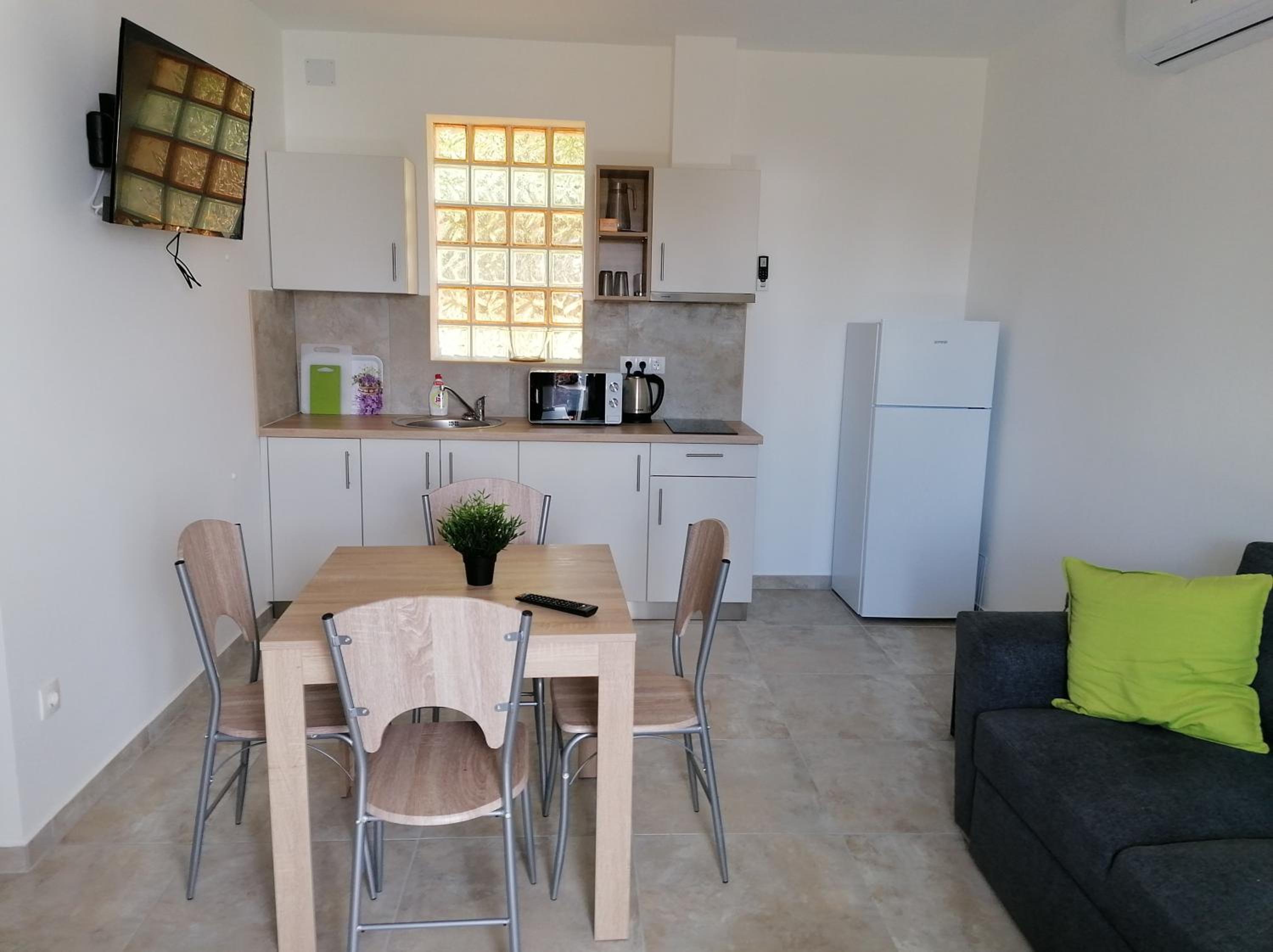 U8 apartmanház view 4