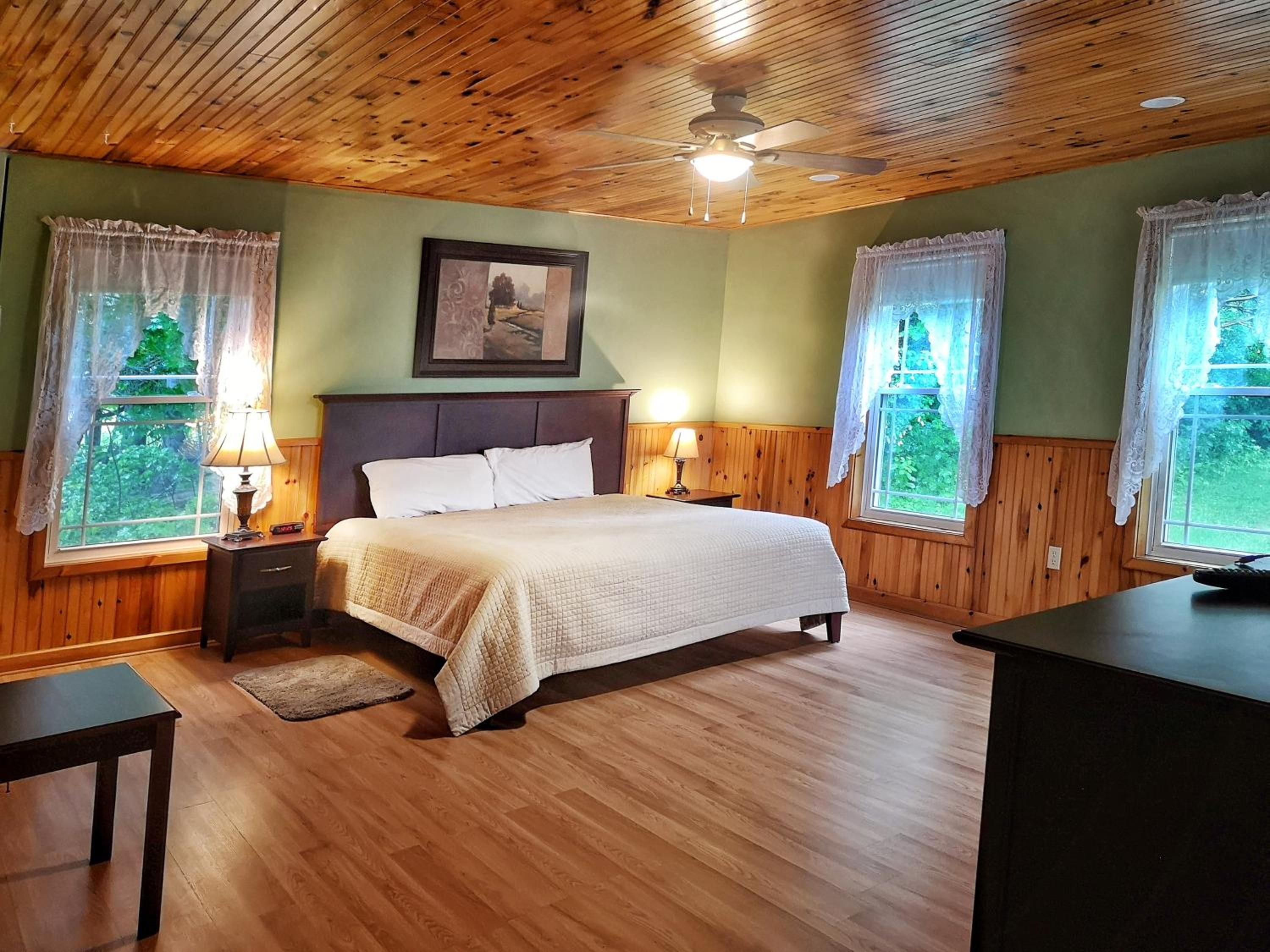 Cavendish Country Inn & Cottages