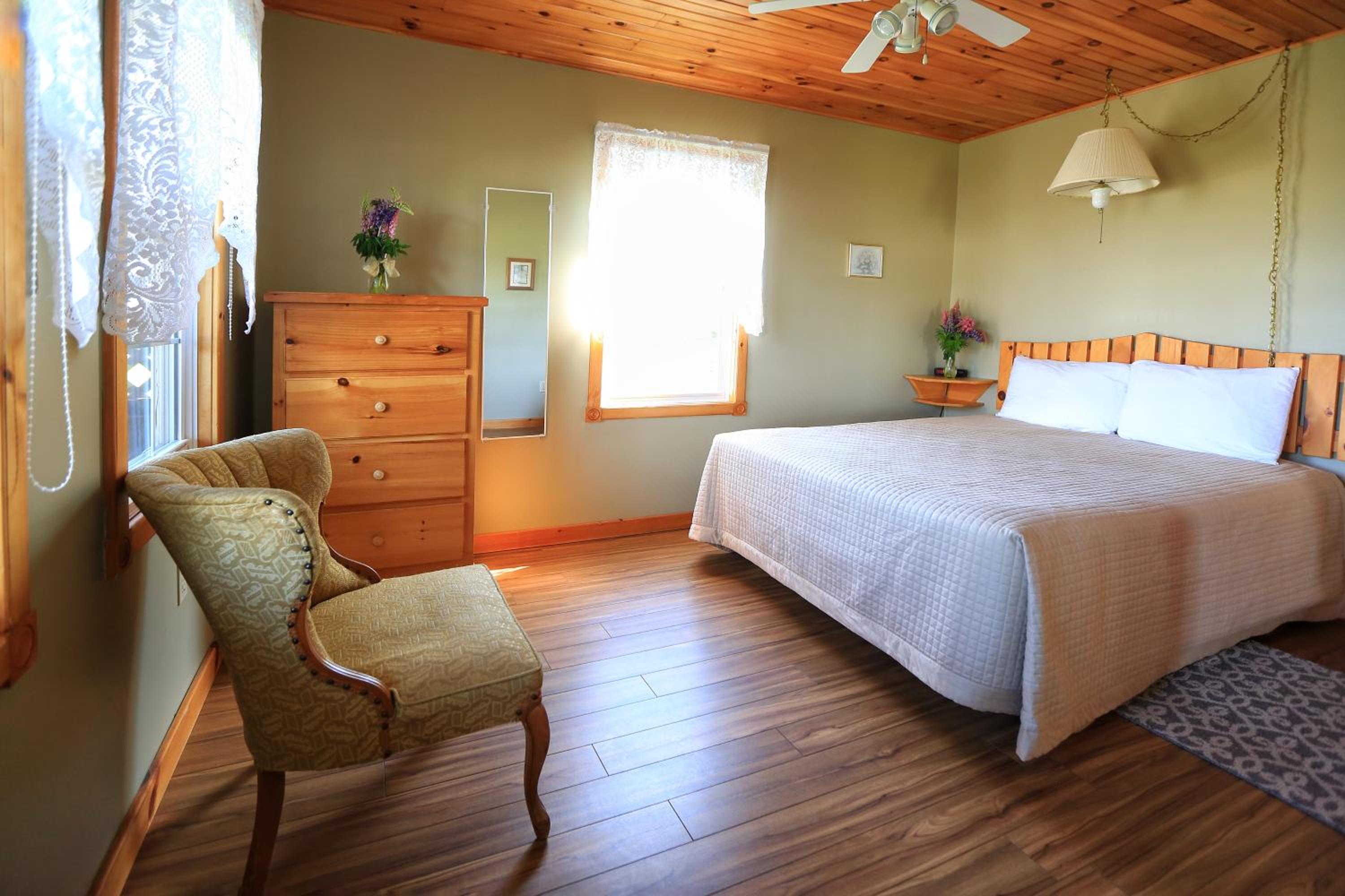 Cavendish Country Inn & Cottages