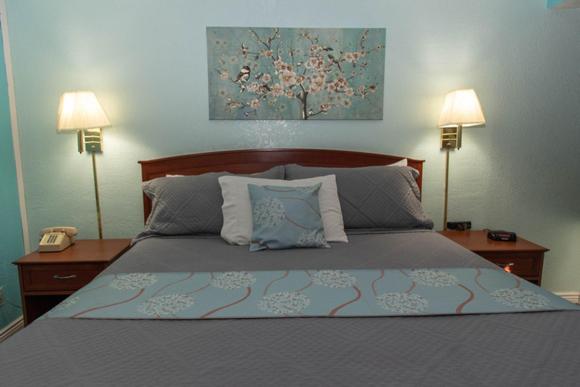 Elko Vacations - Esquire Inn - Property Image 10