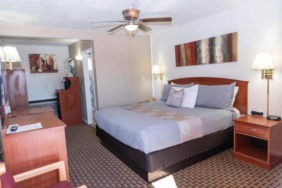 Elko Vacations - Esquire Inn - Property Image 1