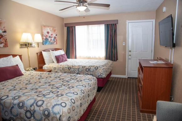Esquire Inn