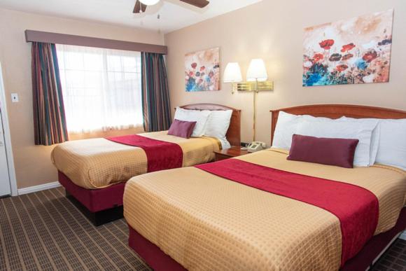 Esquire Inn