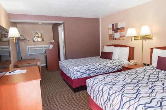 Esquire Inn