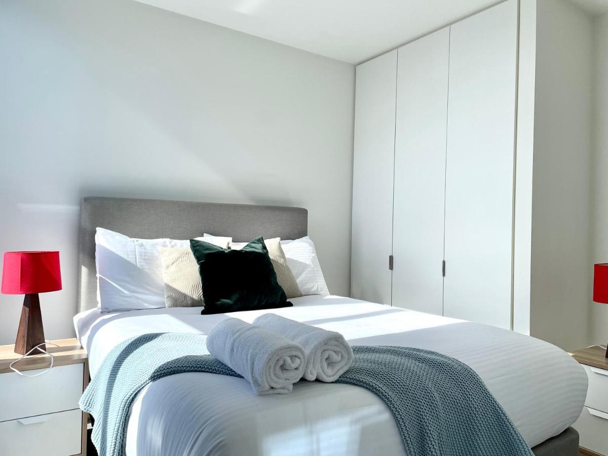 Readyset Apartments on Bouverie