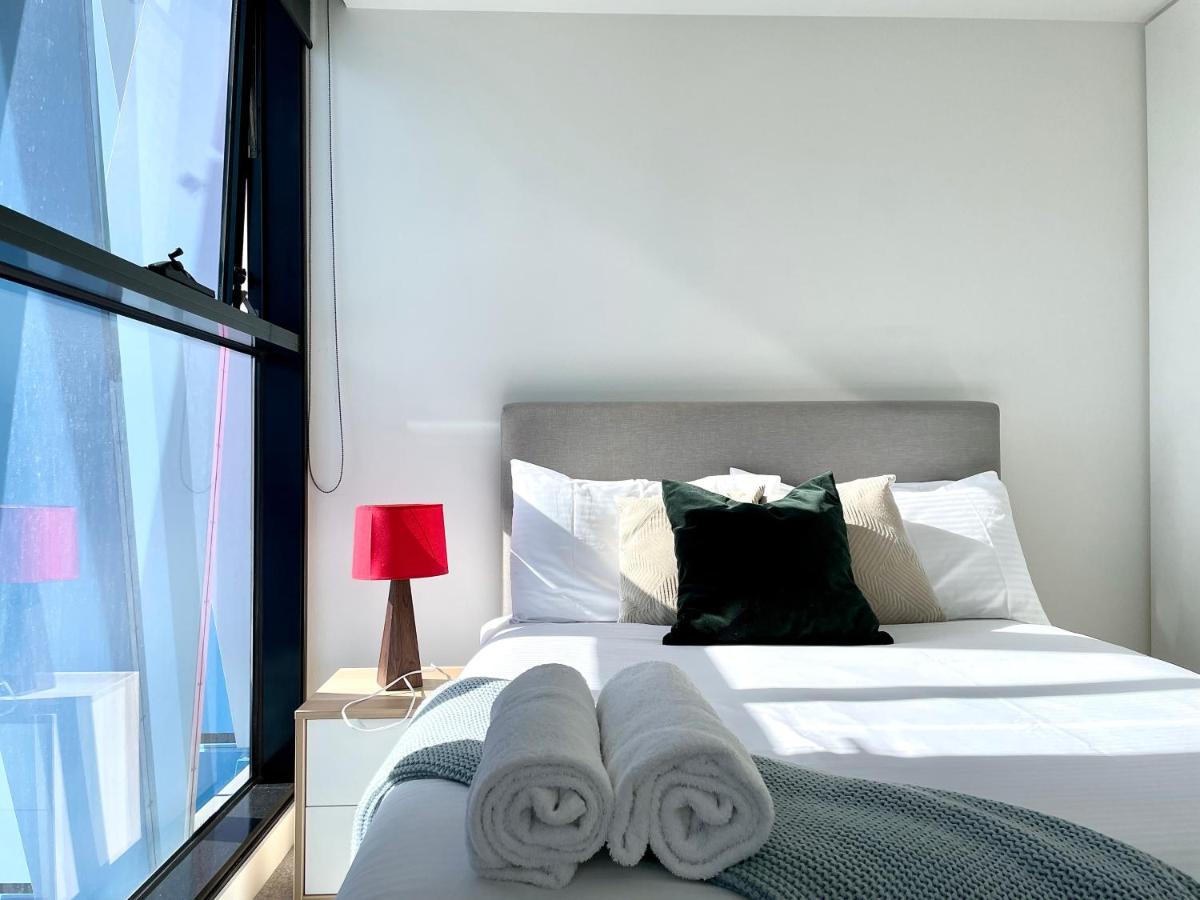 Readyset Apartments on Bouverie