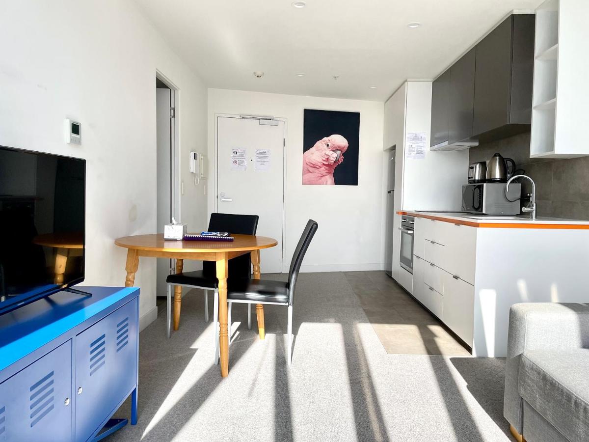 Readyset Apartments on Bouverie