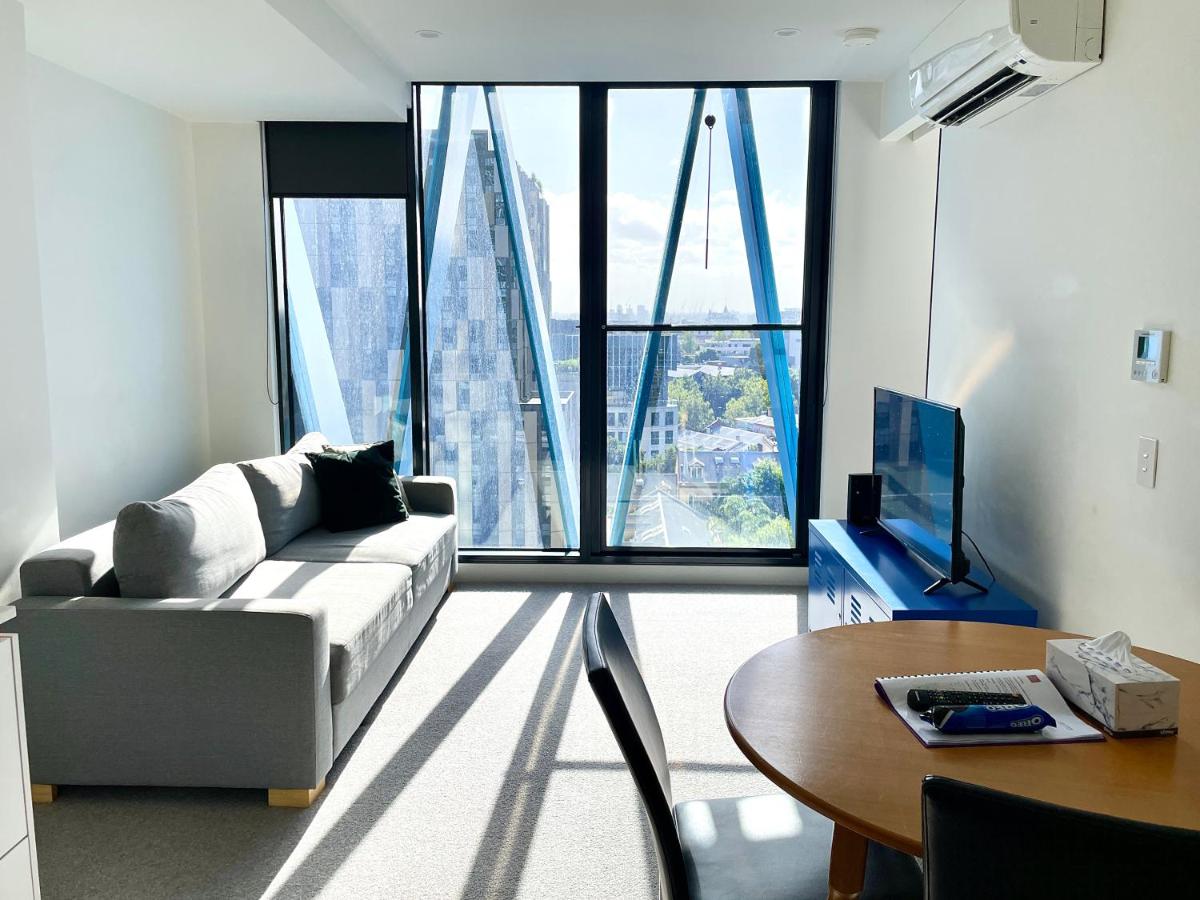 Readyset Apartments on Bouverie