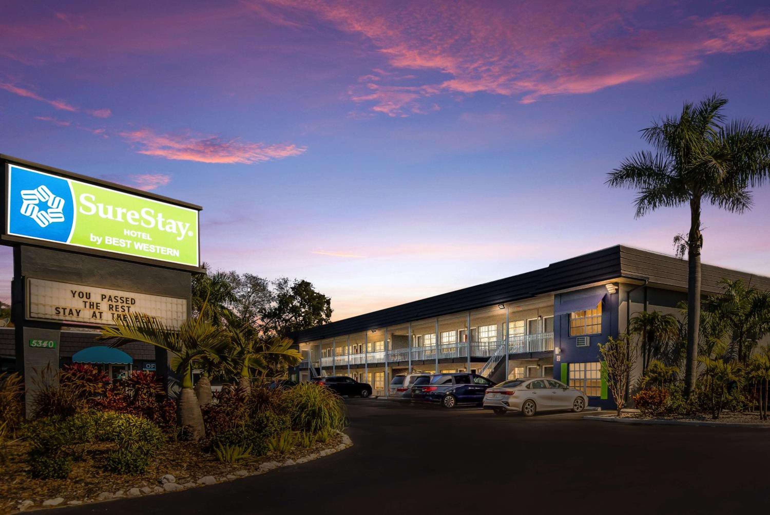 Hotel SureStay Hotel by Best Western Sarasota Lido Beach