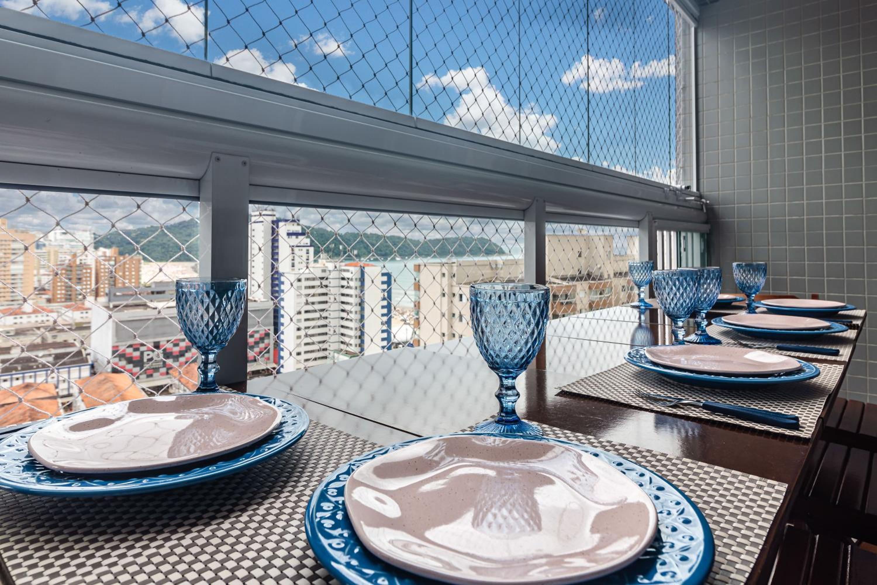 Piemax Praia Grande - 100m PRAIA do BOQUEIRÃO e CENTRO - Vista MAR - Varanda GOURMET com CHURRASQUEIRA privativa - AR CONDICIONADO em todos os ambientes - 