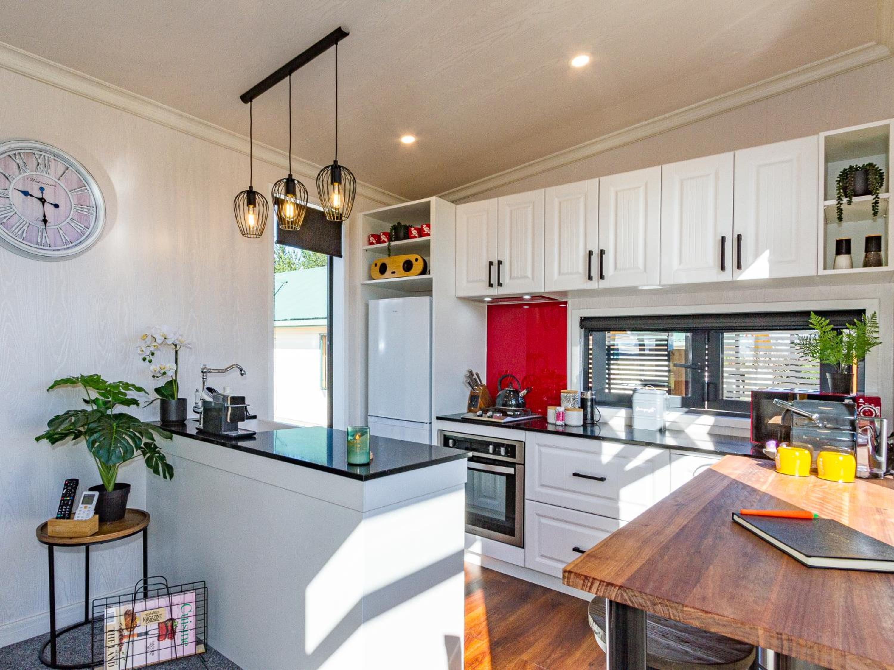 Mangateitei Views - Rangataua Tiny Home view 5