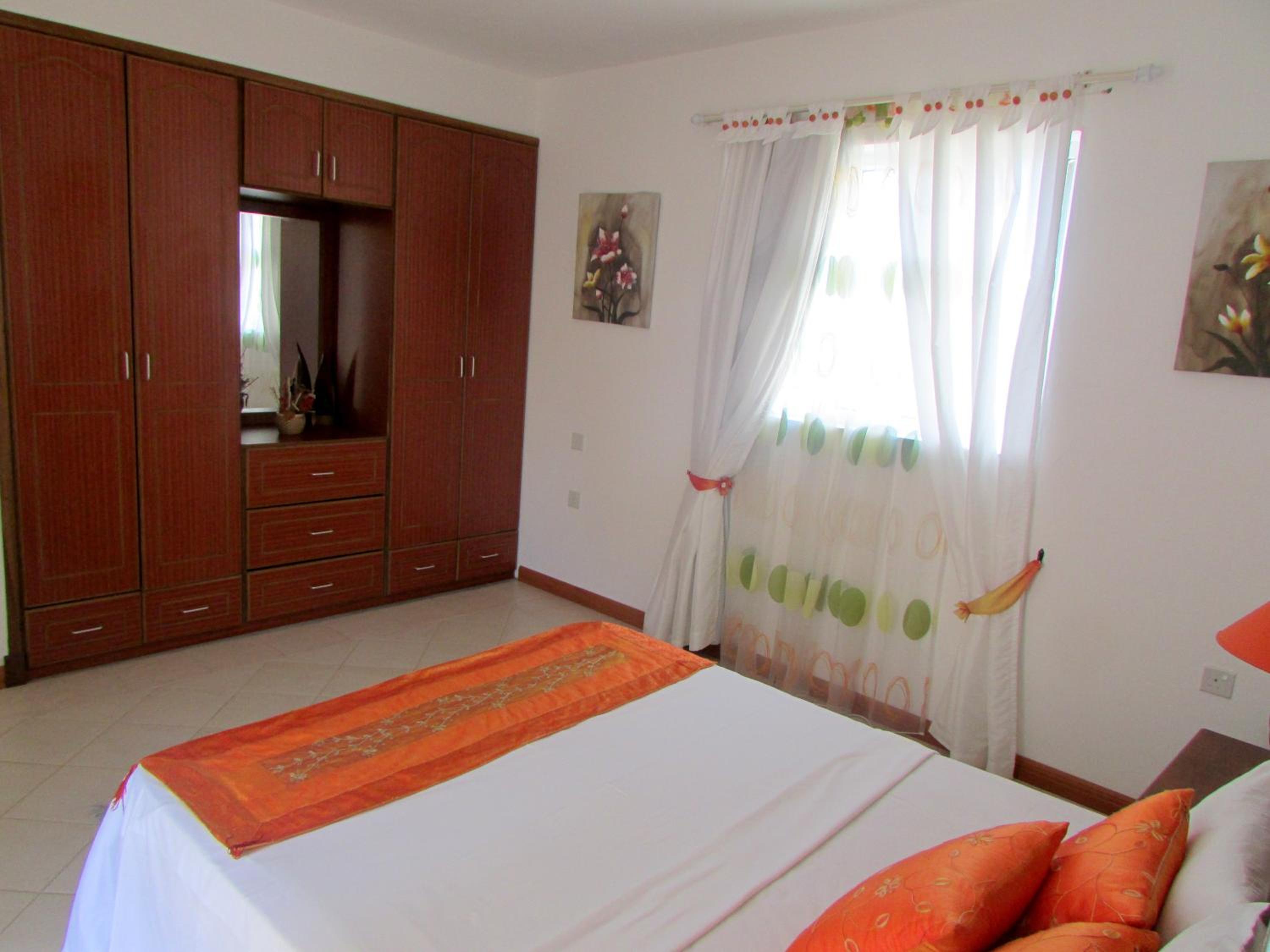 Golden Rod villa