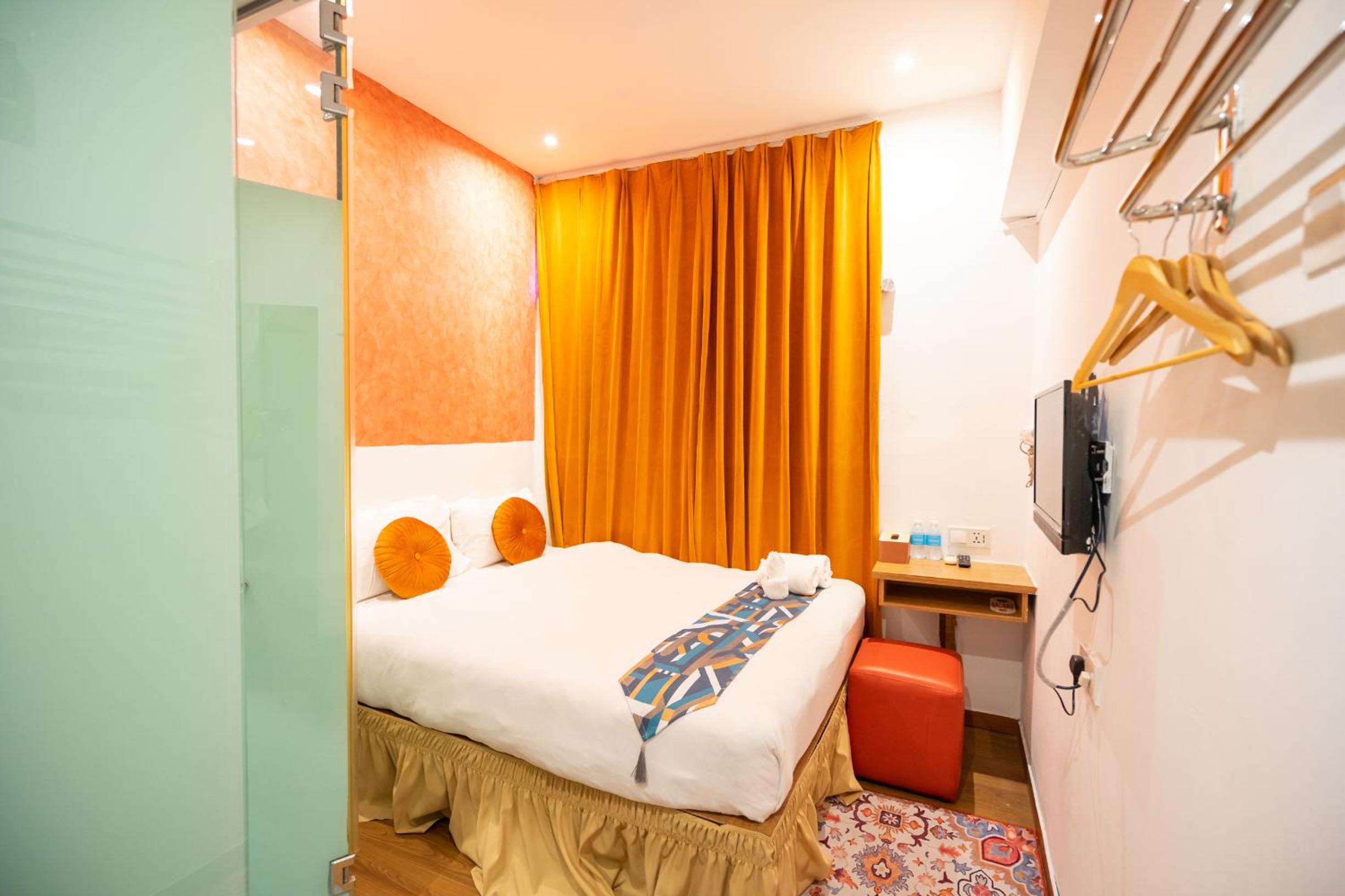 Apollo Inn