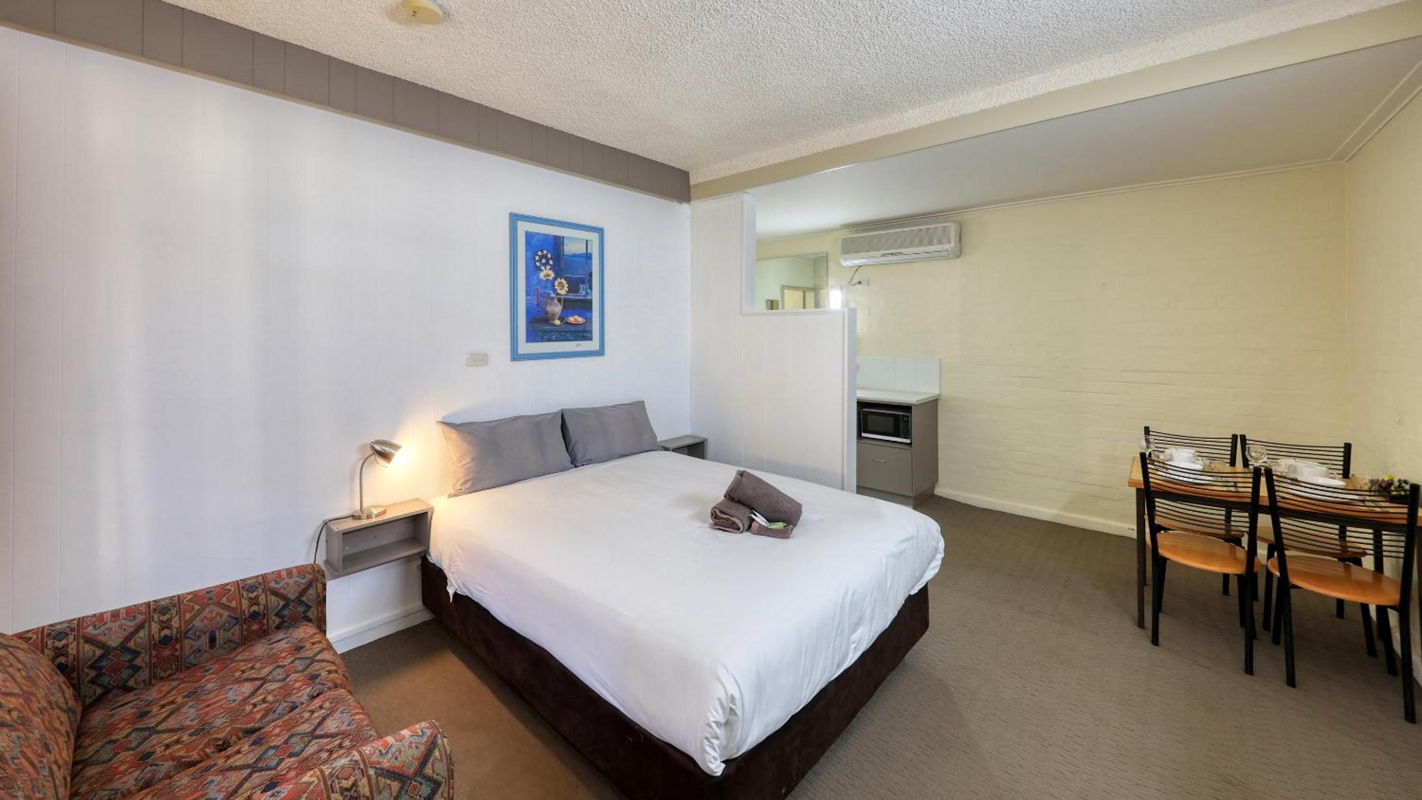 Bishops Lodge Narrandera