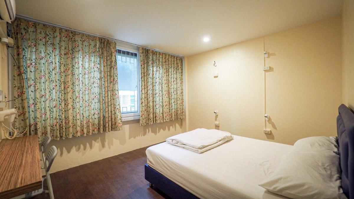 I-Sleep Silom Hostel