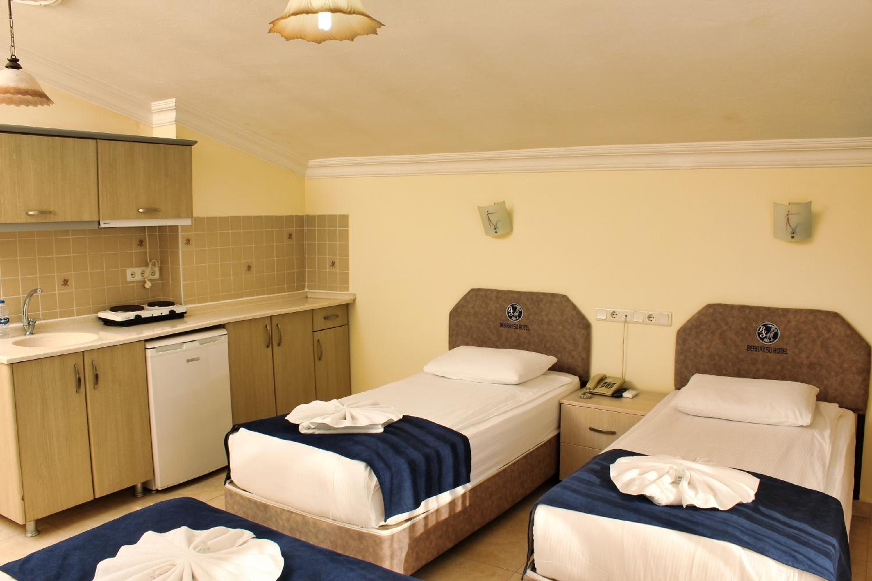 Berrak Su Hotel - Image 14