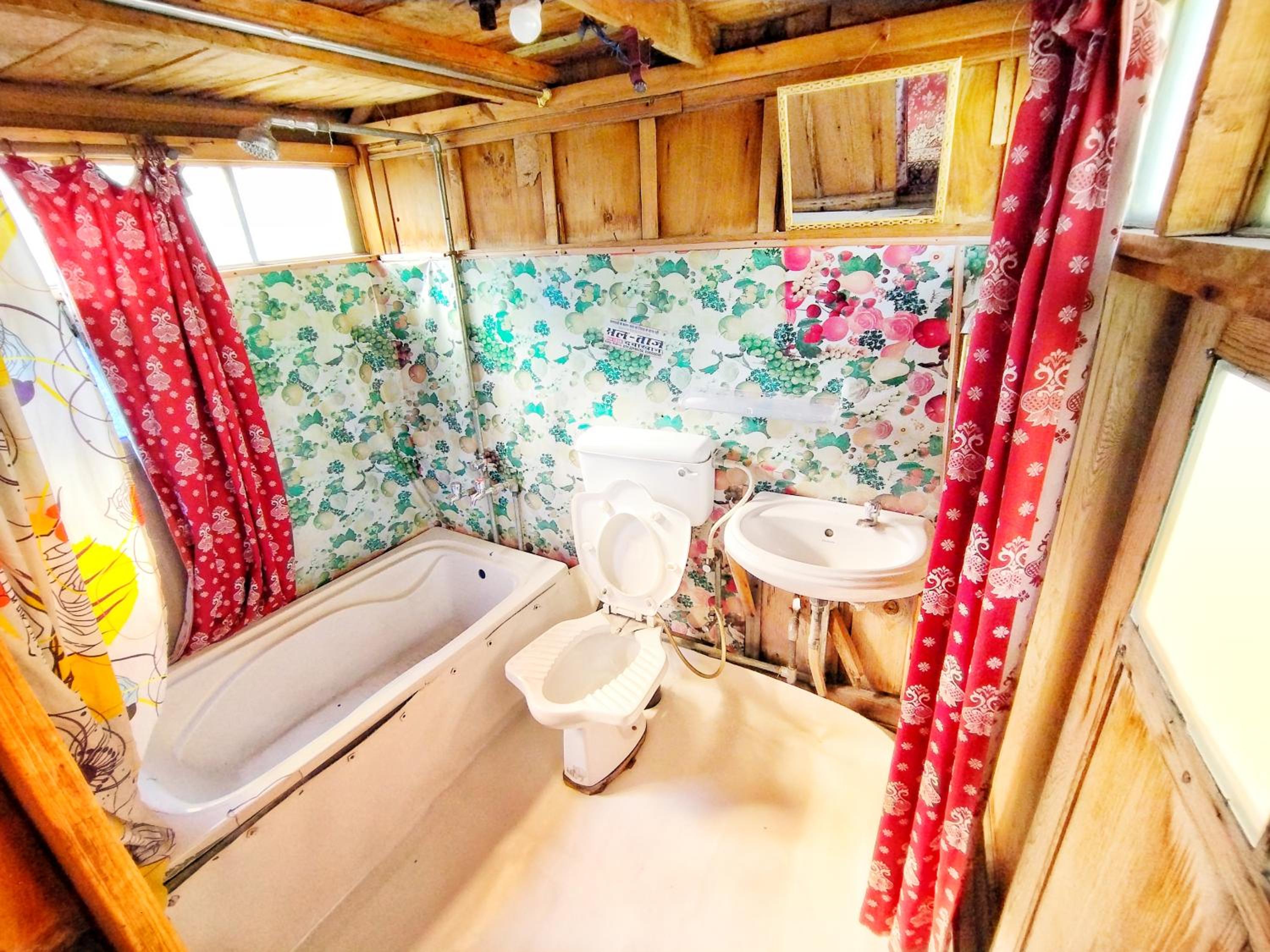 H B RAH Group Of Houseboats view 2