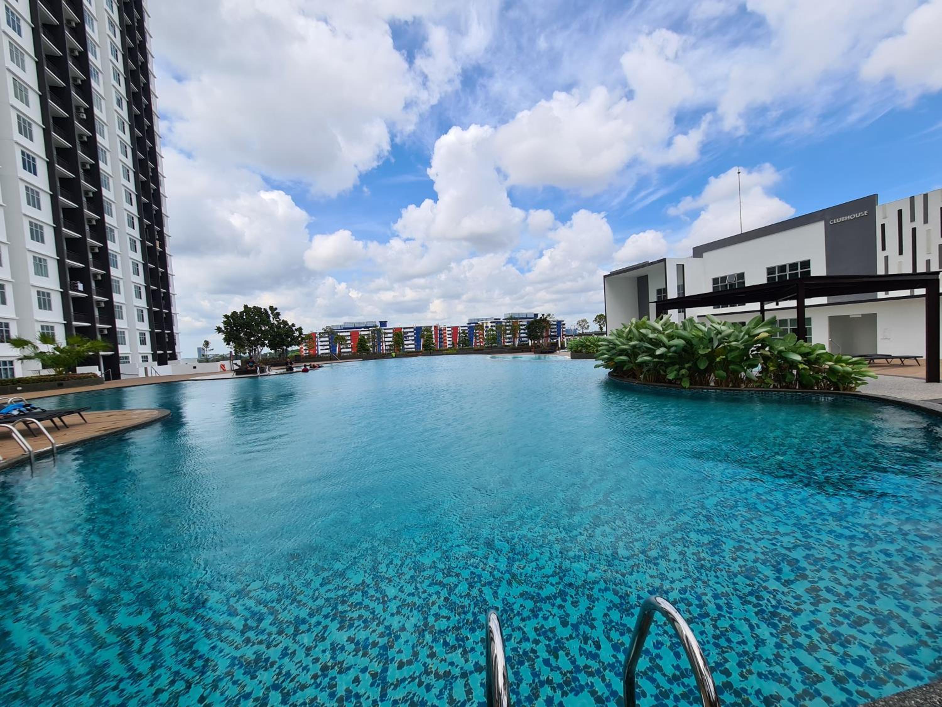 Eid SKS Habitat -Free Wifi Netflix, Larkin, Johor Bahru
