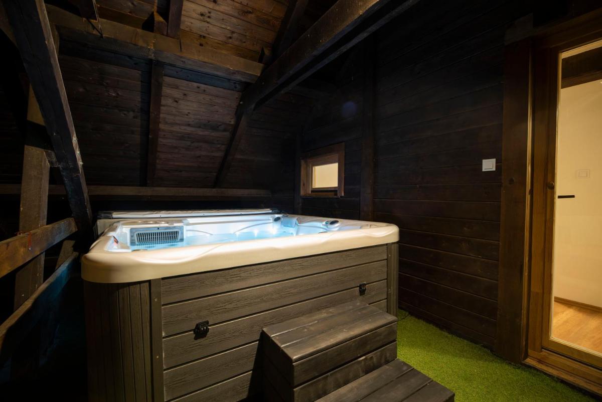 Jacuzzi