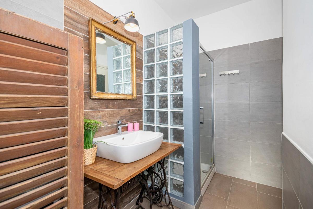 Cozy and stylish house in downtown Torino by Wonderful Italy view 4