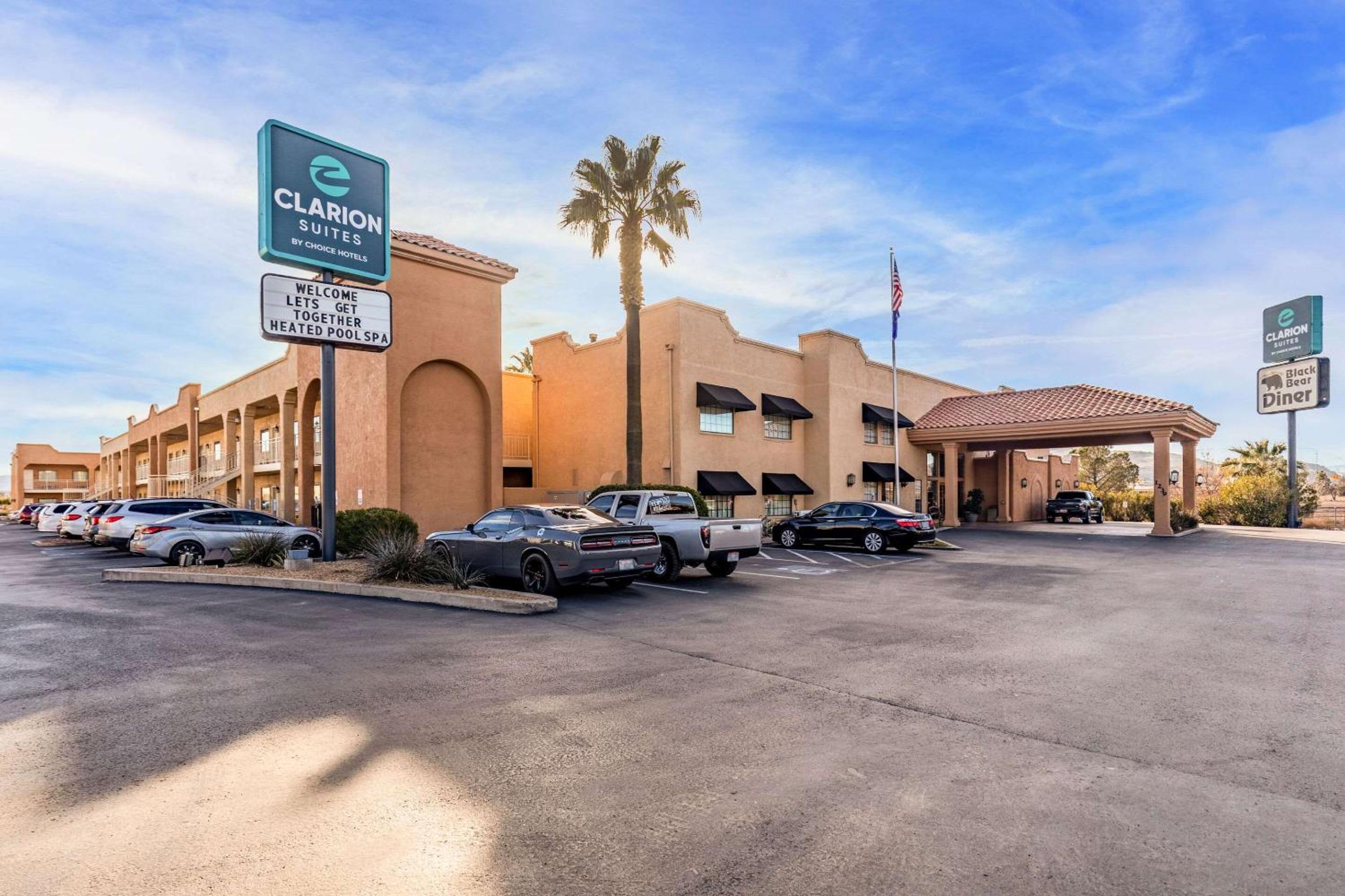Hotel Clarion Suites St George - Convention Center Area - Image 1