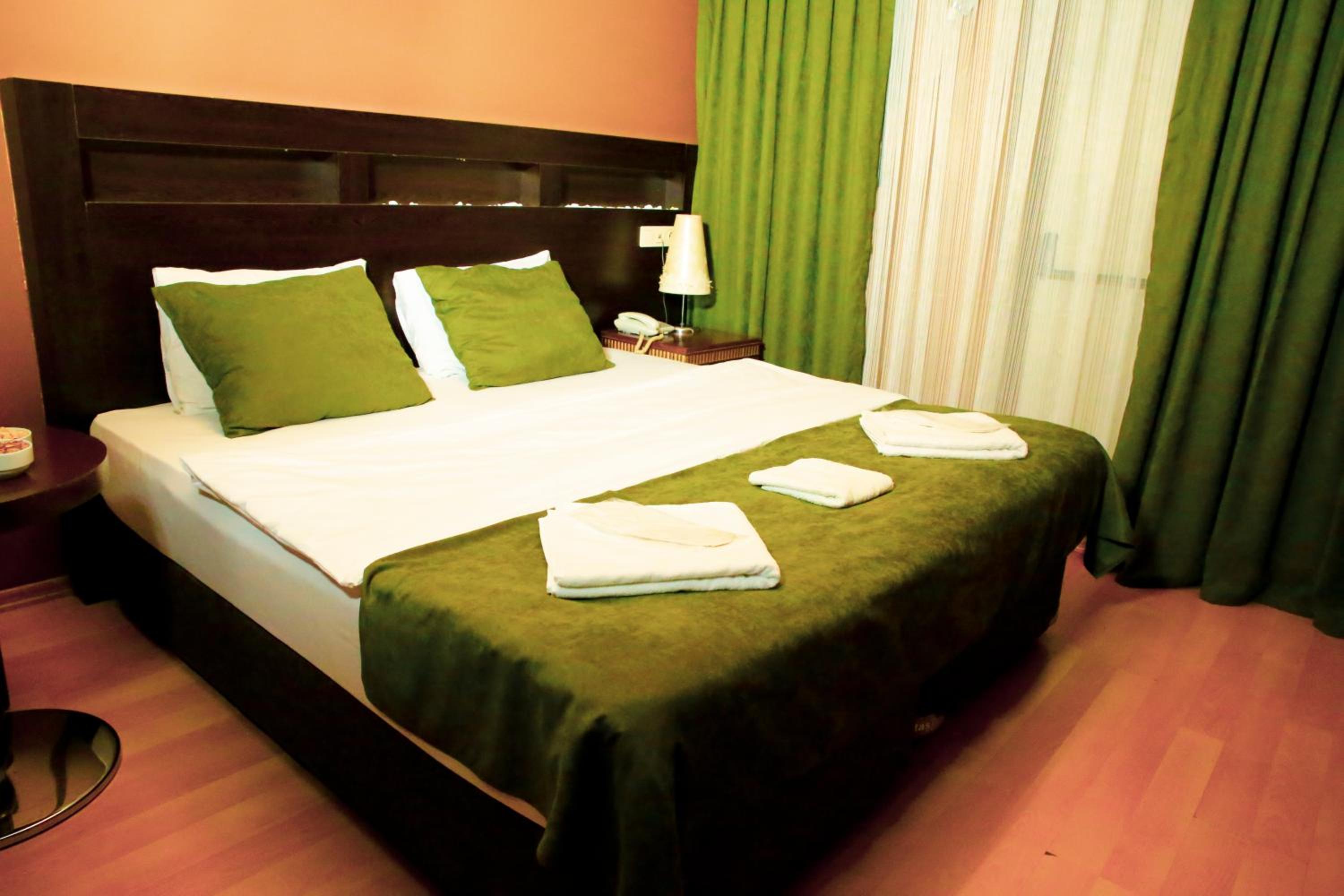 Letter Hotel - Image 8