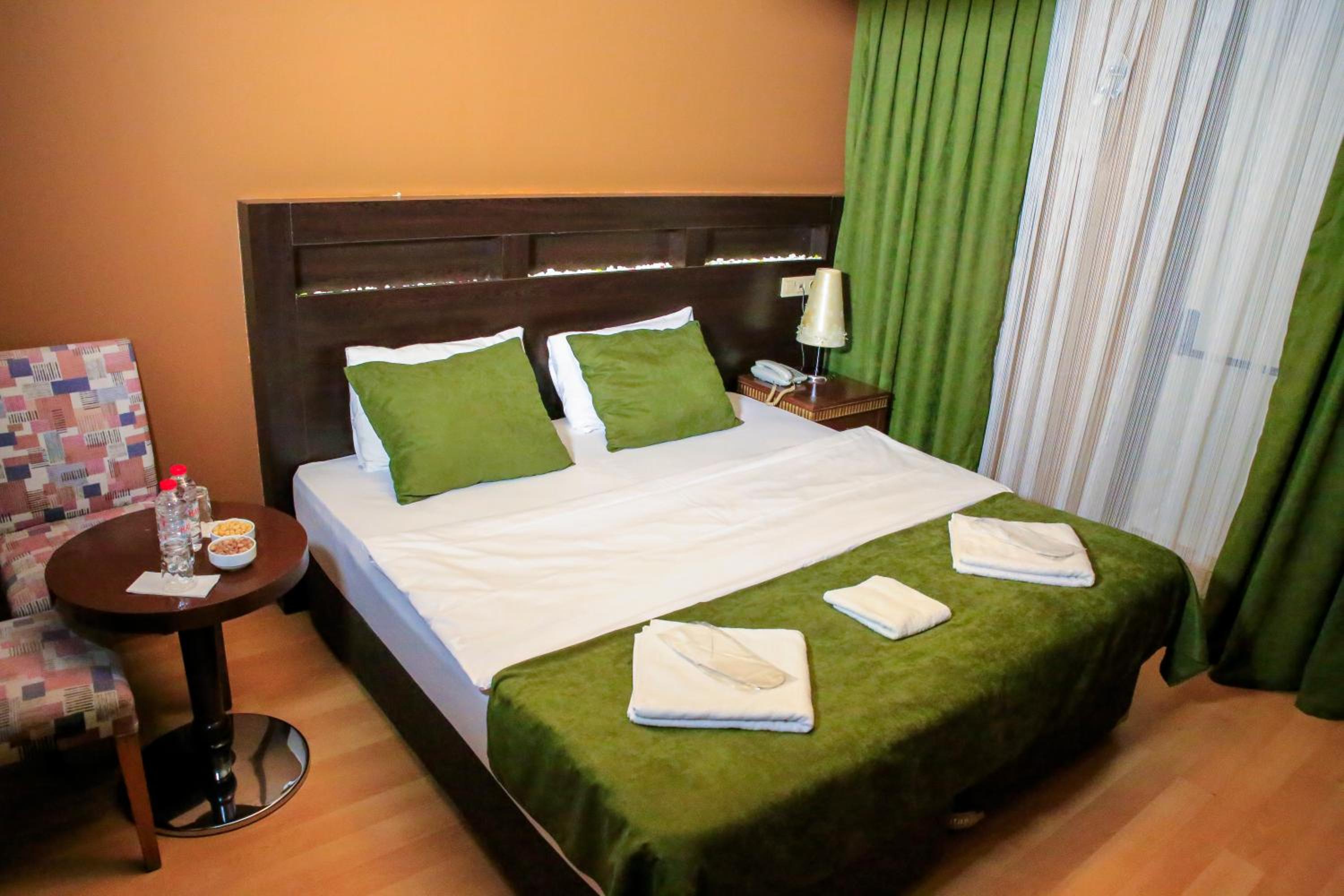 Letter Hotel - Image 32