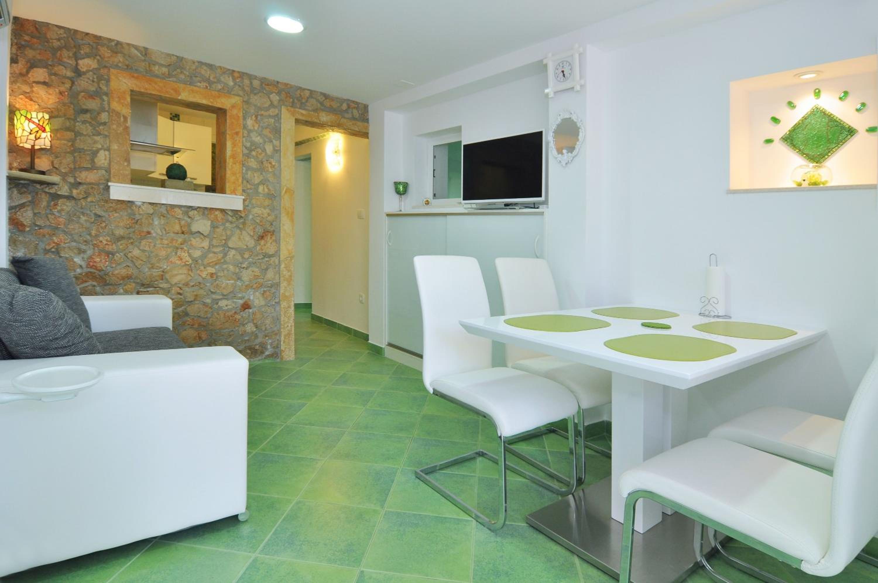 Spacious modern apt with big patio and sea view view 5