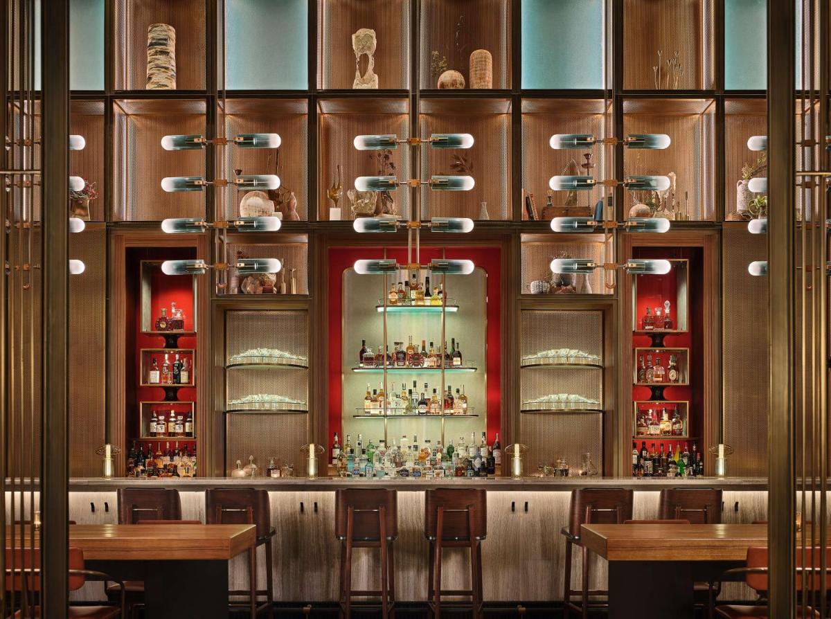 bar