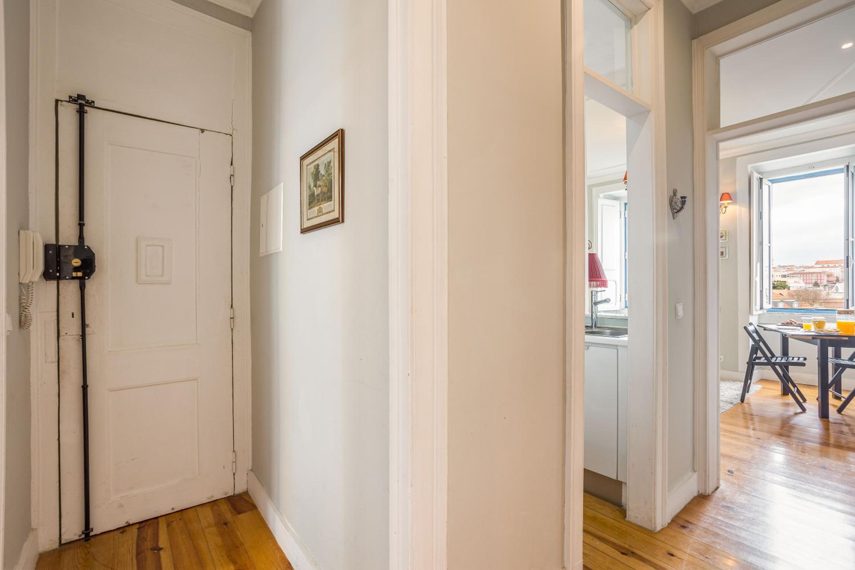 Bright Tailor Made Apartment by the Castle view 2