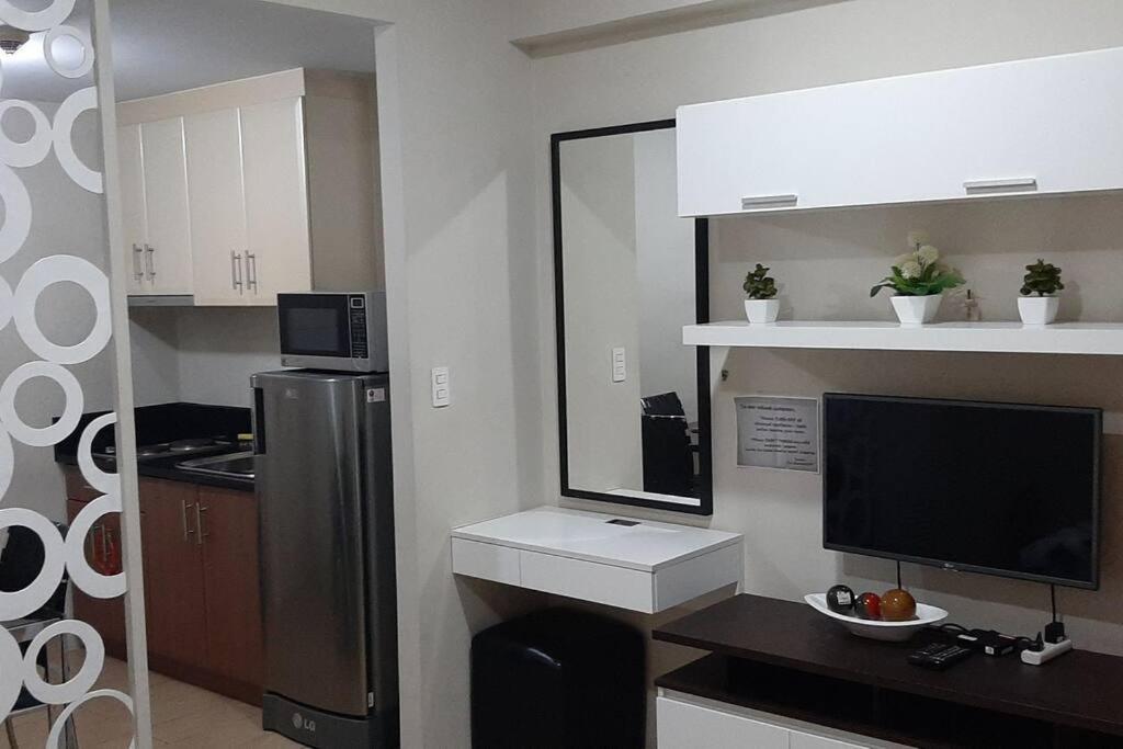 City View Studio Condo near Airport NAIA T3 & RW Manila Pasay view 2