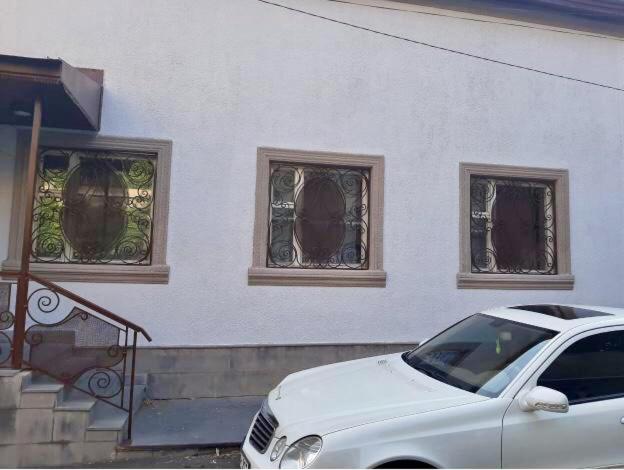 Classic Apartment on Kievyan