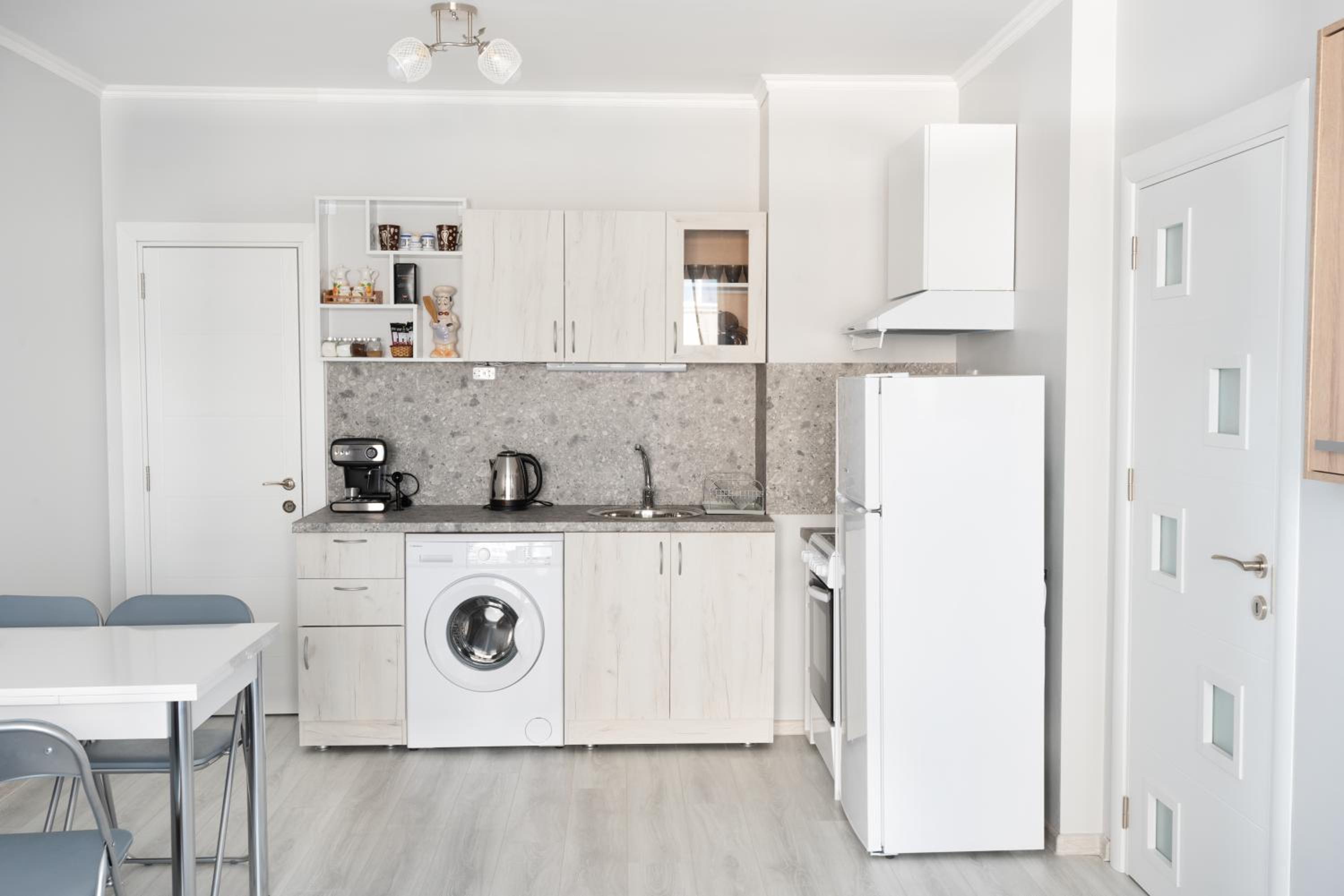 Lovely 1Bed Apartment for 4 Guests & Free street parking view 3