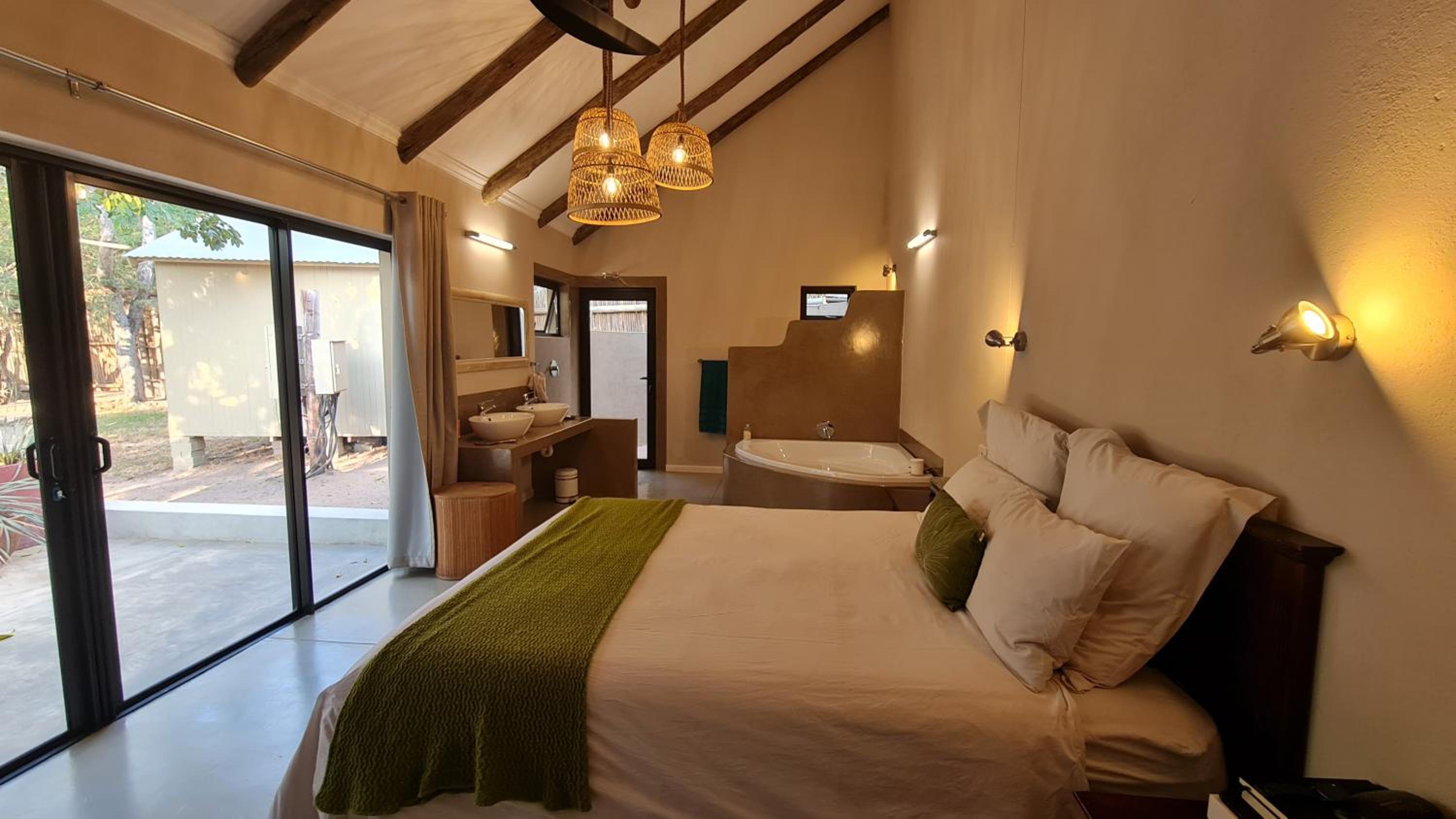 Thornhill Safari Lodge