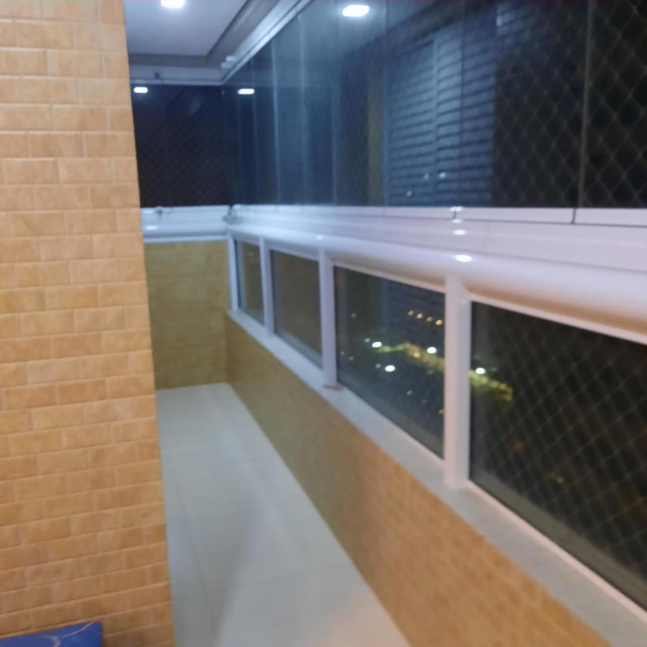 Ilhas de Salinas - Apartamento com vista para o mar, 2 suítes, 2 vagas na garagem e localizado a 200m da praia