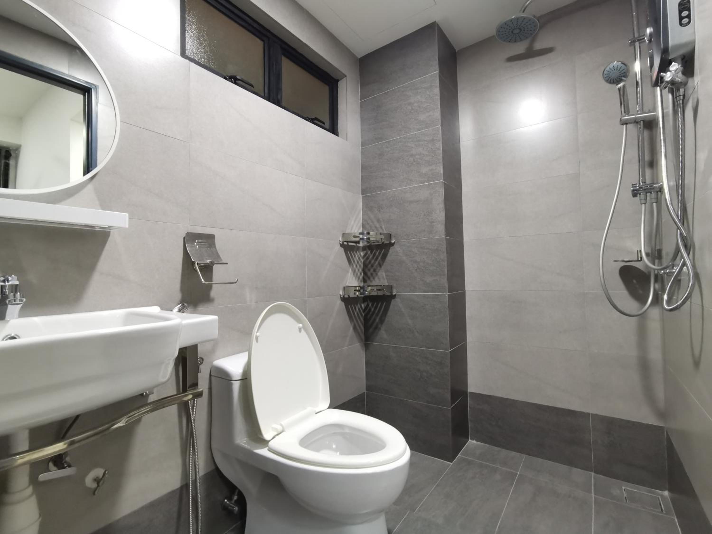 Lakeview Duplex Apartment Free WiFi and Netflix photo 2