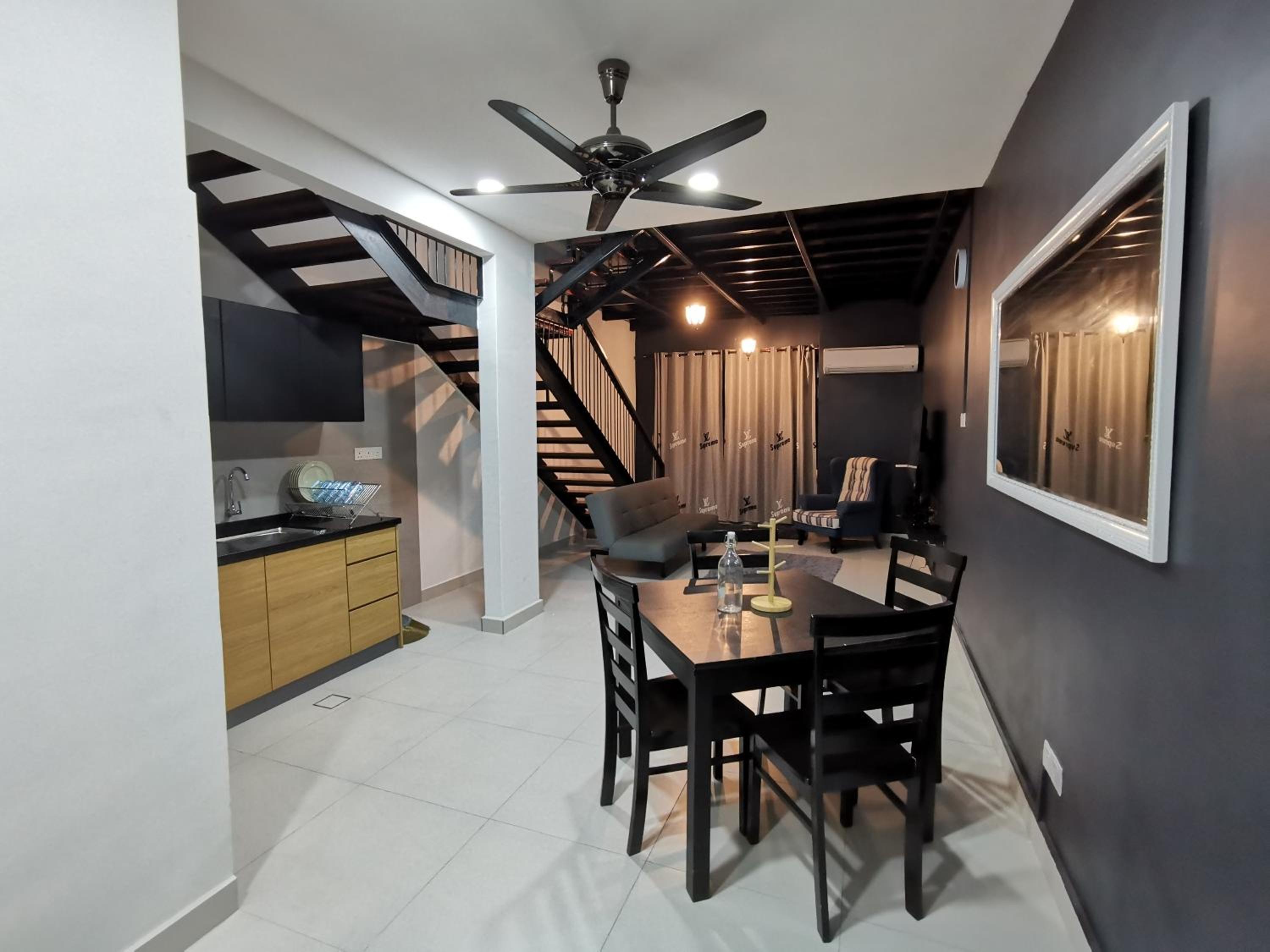 Lakeview Duplex Apartment Free WiFi and Netflix photo 5
